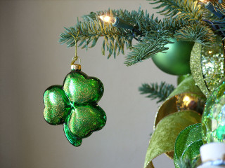 Green ornament christmas tree ribbon - anne rigney free wallpaper
