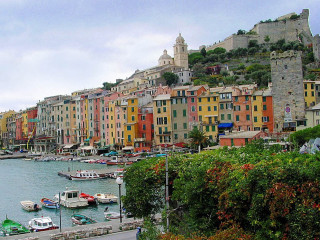 Harbor boats hillside buildings trees - a harbor free wallpaper