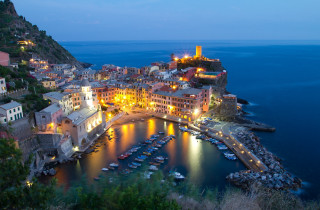 City night boats hill town - evgeny lushpin free wallpaper