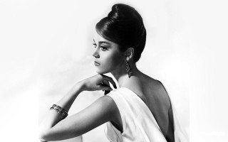 Woman white dress posing hands 13 - a picture free wallpaper
