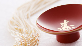 Red gold decoration white pearls - an zhengwen free wallpaper