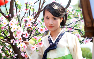 Woman green white dress flower - byeon sangbyeok free wallpaper