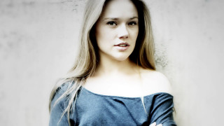 Florianne becker leesha hannigan blue - florianne becker free wallpaper