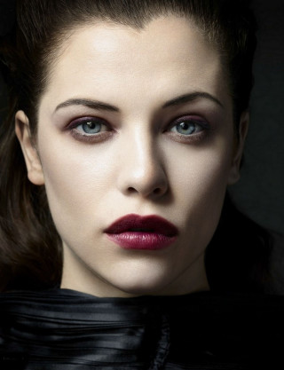 Gothic woman blackdress redlips blueeyes - red lipstick free wallpaper