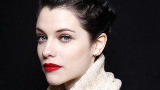 Red lipstick white scarf black - a red lipstick free wallpaper