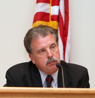 Man suit tie podium microphone - art fitzpatrick free wallpaper