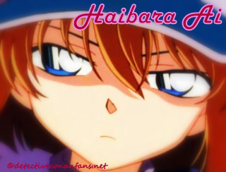 Girl hat blue eyes looking - holography free wallpaper