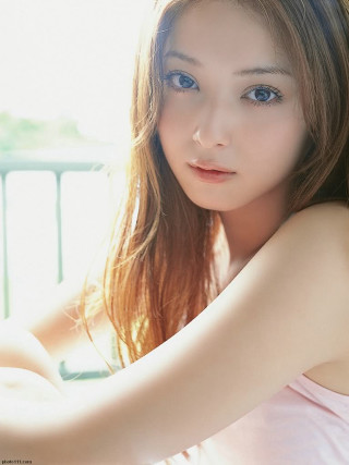 Woman pinkdress crossedarms blueeyes longhair - chizuko yoshida free wallpaper