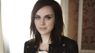 Woman black jacket necklace white - her shoulder free wallpaper