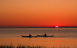 People boat water sunset dawn - a photo free wallpaper