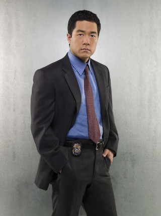 Man suit tie posing picture 27 - his hands in his pockets free wallpaper