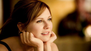 Smiling woman hand chin looking - a smile free wallpaper for desktop