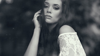Woman long hair black white 10 - a picture free wallpaper for desktop