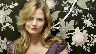 Woman purple dress floral wallpaper - floral free wallpaper