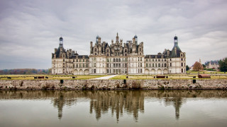 Castle water cloudy sky large - a large castle free wallpaper