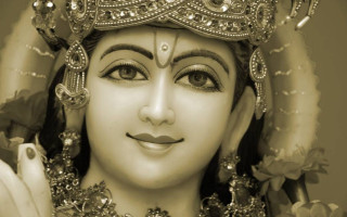 Smiling woman statue with veil - a large smile free wallpaper