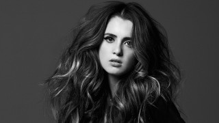 Woman longhair blackwhite portrait artist - visual art free wallpaper