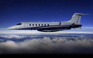 Small jet blue sky white - a red stripe free wallpaper