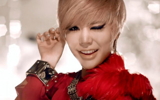 Woman red feather jacket smile - her finger free wallpaper