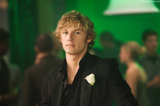 Man suit flower lapel green - andrew bell free wallpaper