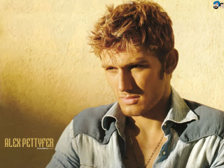 Man blue shirt necklace serious 2 - his neck free wallpaper