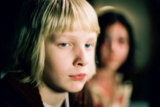 Blonde man blue eyes woman - their face free wallpaper