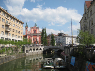River city tall buildings bridge 2 - a bridge over free wallpaper