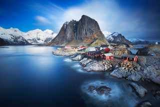 Small village rocky shore mountains 2 - the background and a body of water free wallpaper