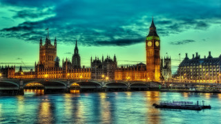 Clocktower river boat bridge cityscape - christopher wren free wallpaper