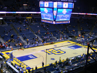 Basketball court stadium crowd night - a large crowd of people free wallpaper