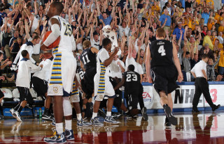 Basketball game court fans men - a court free wallpaper