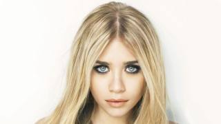 Alice mason blonde hair blue 2 - a white wall free wallpaper