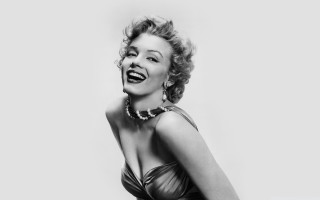 Woman bathing suit laughing posing - her neck and a necklace free wallpaper
