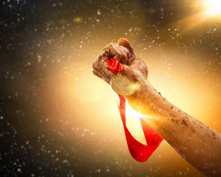 Medal sky snowshine 3d award - a person holding free wallpaper