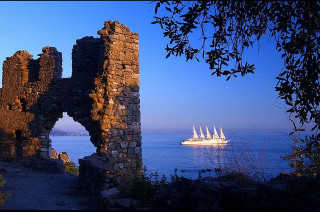 Boat castle bridge sailboat water - near free wallpaper