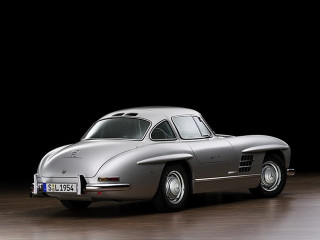Silver car dark room black 9 - a silver car free wallpaper