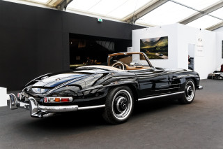 Black car garage white wall 2 - artgem free wallpaper