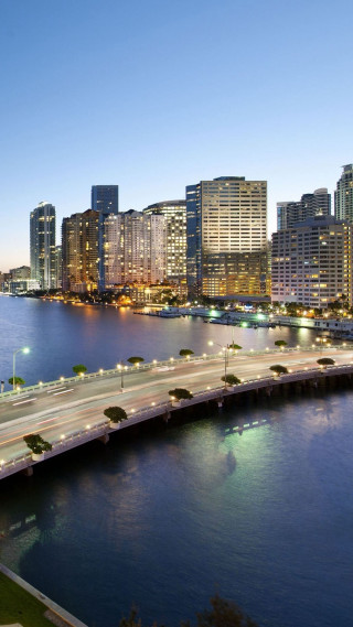 City skyline bridge river street - free city wallpaper