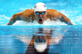 Man swimming pool helmet goggles 2 - clear focus free wallpaper