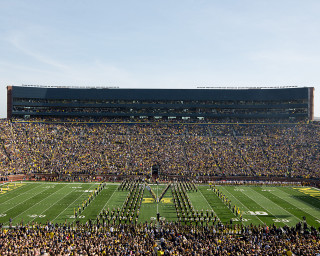 Football stadium crowd band flag - alma thomas free wallpaper