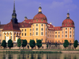 Large building tower clock water 6 - a tower and a clock free wallpaper
