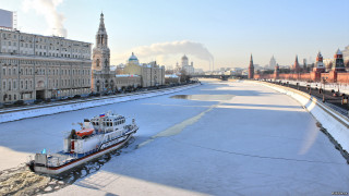 Boat snowy river bank city - constructivism free wallpaper