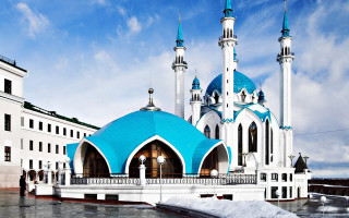 Large white building blue dome - two tower free wallpaper
