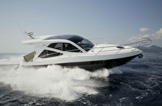 White boat sunny mountain ocean - the water free wallpaper