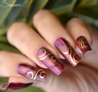 Woman hand purple gold manicure - rich free wallpaper