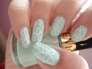 Woman green white manicure nail - a gold free wallpaper