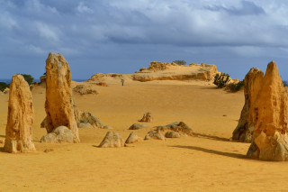 Desert rocks sand sky clouds - widescreen free wallpaper