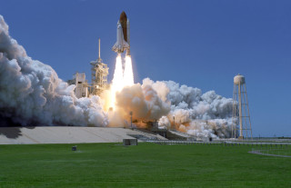 Rocket launch smoke grassy field - a rocket free wallpaper