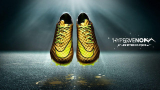 Shoes light dark sky street - hyperrealistic free wallpaper