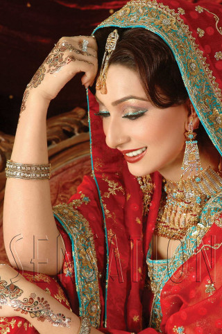 Woman red gold bridal outfit 2 - a photorealistic painting free wallpaper